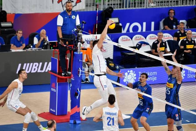 Ljubljana, Slovenia, 16th July 2024: Aleksandar Nedeljkovic of Serbia (C) in action during the IVNL Volleyball Nations League, Week 3 match, between Serbia and Italy at Arena Stozice, Ljubljana, Slovenia. (Natasa Kupljenik SPP) Copyright: xNatasaxKupljenikx xSPPx SPP_1015516