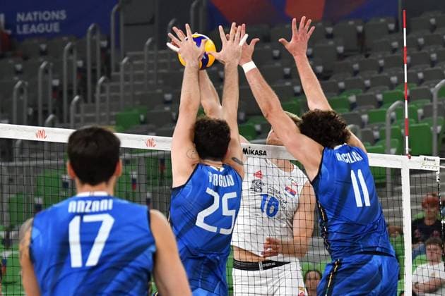 Ljubljana, Slovenia, 16th July 2024: Drazen Luburic of Serbia (CR) in action against Giovannimaria Gargiulo of Italy (CL) during the IVNL Volleyball Nations League, Week 3 match, between Serbia and Italy at Arena Stozice, Ljubljana, Slovenia. (Natasa Kupljenik SPP) Copyright: xNatasaxKupljenikx xSPPx SPP_1015503