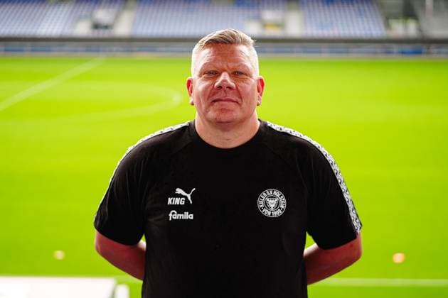 Timo Brockmueller ; Holstein Kiel Busfahrer GER, Holstein Kiel, 2. Bundesliga, Portraettermin 2025 2026 GER, Holstein Kiel, 2. Bundesliga, Portraettermin 2025 2026 Kiel Copyright: xEibner-Pressefoto MarcelxvonxFehrnx EP_MFN