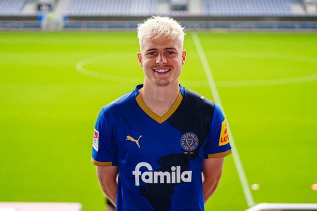 Finn Porath; Holstein Kiel 08 GER, Holstein Kiel, 2. Bundesliga, Portraettermin 2025 2026 GER, Holstein Kiel, 2. Bundesliga, Portraettermin 2025 2026 Kiel Copyright: xEibner-Pressefoto MarcelxvonxFehrnx EP_MFN