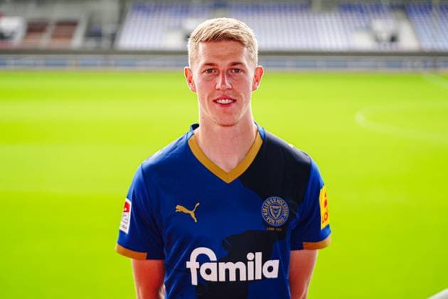 Alexander Bernhardsson; Holstein Kiel 11 GER, Holstein Kiel, 2. Bundesliga, Portraettermin 2025 2026 GER, Holstein Kiel, 2. Bundesliga, Portraettermin 2025 2026 Kiel Copyright: xEibner-Pressefoto MarcelxvonxFehrnx EP_MFN