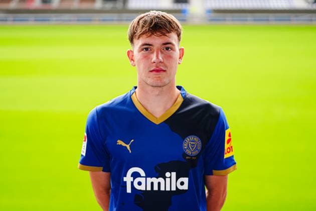 Leon Parduzi; Holstein Kiel 40 GER, Holstein Kiel, 2. Bundesliga, Portraettermin 2025 2026 GER, Holstein Kiel, 2. Bundesliga, Portraettermin 2025 2026 Kiel Copyright: xEibner-Pressefoto MarcelxvonxFehrnx EP_MFN