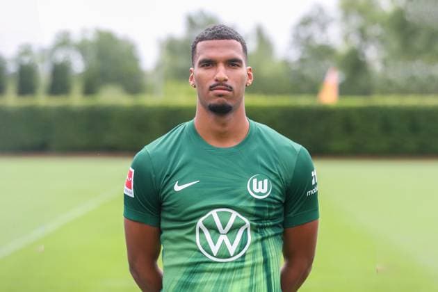 VfL Wolfsburg Fototermin Wolfsburg, 16.07.2025, Moritz Jenz ; VfL Wolfsburg, 1. Bundesliga, Porträttermin 2025 2026 Wolfsburg