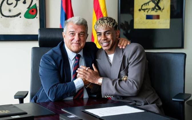 FC Barcelona, Barca player Lamine Yamal poses with his new jersey after signing a contract extension with FC Barcelona soccer club in Barcelona, Wednesday, July 16, 2025. El jugador del FC Barcelona Lamine Yamal posa con su nueva camiseta tras firmar una extensión de contrato con el FC Barcelona en Barcelona, el miércoles 16 de julio de 2025. FC Barcelona Cordon Press Images will be for editorial use only. Only for free distribution, NOT FOR SALE. Mandatory credit: FC Barcelona Cordon Press