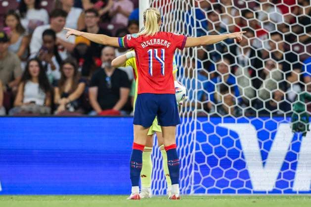 Fotball-EM kvinner 2025 Geneve, Sveits 20250716. Norges Ada Stolsmo Hegerberg under EM-kvartfinalen mellom Norge og Italia pa Stade de GenÃ ve under Europamesterskapet i fotball. Foto: Geir Olsen NTB Geneve Sveits EDITORIAL USE ONLY. RESTRICTED USE FOR BETTING COMPANIES Ref:_SPOUBGUFvneM5I.jpg *** European Womens Championship 2025 Geneva, Switzerland 20250716 Norways Ada Stolsmo Hegerberg during the European Championship quarter-final between Norway and Italy at Stade de Genève during the European Football Championship Photo Geir Olsen NTB Geneva Switzerland EDITORIAL USE ONLY RESTRICTED USE FOR BETTING COMPANIES  Copyright: xGeirxOlsenx xNTBx