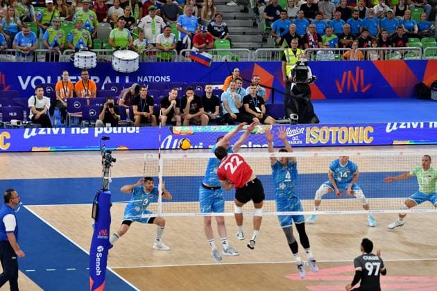 Ljubljana, Slovenia, 16th July 2024: Isaac Heslinga of Canada in action against Uros Planinsic of Slovenia (L) during the IVNL Volleyball Nations League, Week 3 match, between Canada and Slovenia at Arena Stozice, Ljubljana, Slovenia. (Natasa Kupljenik SPP) Copyright: xNatasaxKupljenikx xSPPx SPP_1015864