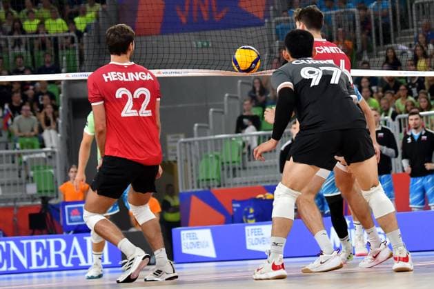 Ljubljana, Slovenia, 16th July 2024: Landon Currie of Canada (C) in action during the IVNL Volleyball Nations League, Week 3 match, between Canada and Slovenia at Arena Stozice, Ljubljana, Slovenia. (Natasa Kupljenik SPP) Copyright: xNatasaxKupljenikx xSPPx SPP_1015859