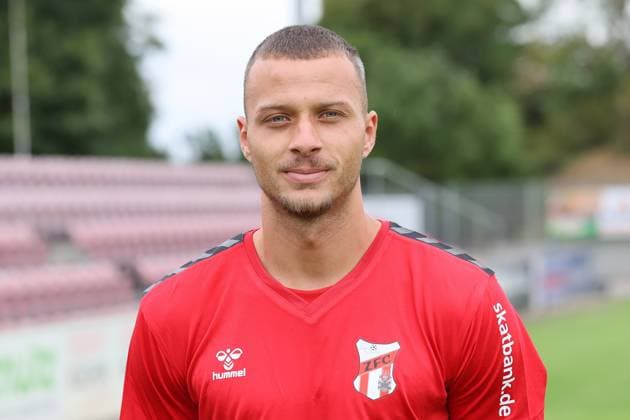 Fußball, RL Nordost, ZFC Meuselwitz, Porträttermin 2025 2026 Männer Fußball Fussball Saison 2025 26 16.07.2025 Bluechip Arena Meuselwitz ZFC Meuselwitz - Portrait Cemal Kaymaz Meuselwitz Thueringen Germany
