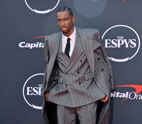Shai Gilgeous-Alexander attends the ESPY Awards at the Dolby Theatre in the Hollywood section of Los Angeles on Wednesday, July 16, 2025. The annual event honors the top athletes and performances of the year.  LAP2025071604 JIMxRUYMEN