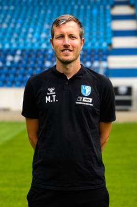 Torwarttrainer Matthias Tischer, 1. FC Magdeburg - 2. Fussball Bundesliga Porträttermin 2. BL 2025 2026 offizieller Fototermin 1. FC Magdeburg in der Avnet Arena in Magdeburg - Porträt, Portrait, Einzelbild, Deutschland, Fussball, Maenner, GER, 16.07.2025