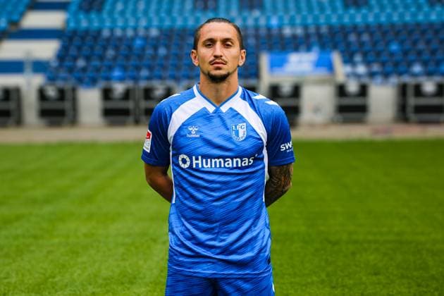 Baris Atik, 1. FC Magdeburg - 2. Fussball Bundesliga Porträttermin 2. BL 2025 2026 offizieller Fototermin 1. FC Magdeburg in der Avnet Arena in Magdeburg - Porträt, Portrait, Einzelbild, Deutschland, Fussball, Maenner, GER, 16.07.2025