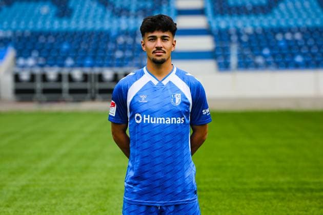 Laurin Ulrich, 1. FC Magdeburg - 2. Fussball Bundesliga Porträttermin 2. BL 2025 2026 offizieller Fototermin 1. FC Magdeburg in der Avnet Arena in Magdeburg - Porträt, Portrait, Einzelbild, Deutschland, Fussball, Maenner, GER, 16.07.2025