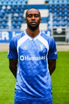 Silas Gnaka, 1. FC Magdeburg - 2. Fussball Bundesliga Porträttermin 2. BL 2025 2026 offizieller Fototermin 1. FC Magdeburg in der Avnet Arena in Magdeburg - Porträt, Portrait, Einzelbild, Deutschland, Fussball, Maenner, GER, 16.07.2025