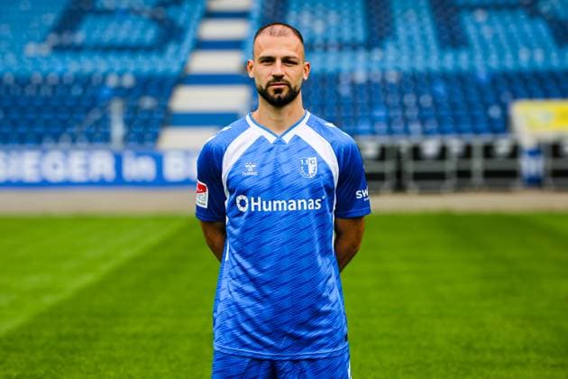 Aleksa Marusic, 1. FC Magdeburg - 2. Fussball Bundesliga Porträttermin 2. BL 2025 2026 offizieller Fototermin 1. FC Magdeburg in der Avnet Arena in Magdeburg - Porträt, Portrait, Einzelbild, Deutschland, Fussball, Maenner, GER, 16.07.2025