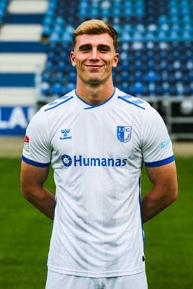 Torwart Noah Kruth, 1. FC Magdeburg - 2. Fussball Bundesliga Porträttermin 2. BL 2025 2026 offizieller Fototermin 1. FC Magdeburg in der Avnet Arena in Magdeburg - Porträt, Portrait, Einzelbild, Deutschland, Fussball, Maenner, GER, 16.07.2025