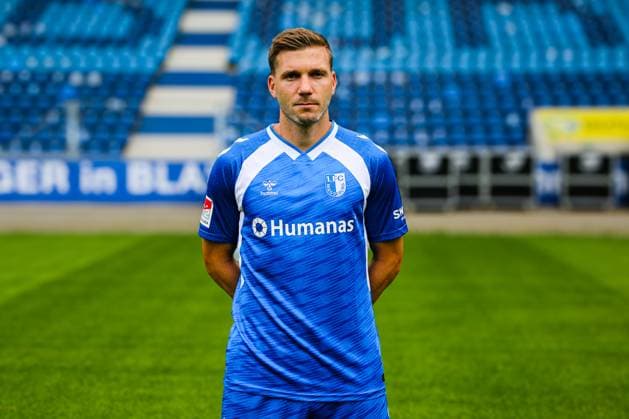 Robert Leipertz, 1. FC Magdeburg - 2. Fussball Bundesliga Porträttermin 2. BL 2025 2026 offizieller Fototermin 1. FC Magdeburg in der Avnet Arena in Magdeburg - Porträt, Portrait, Einzelbild, Deutschland, Fussball, Maenner, GER, 16.07.2025