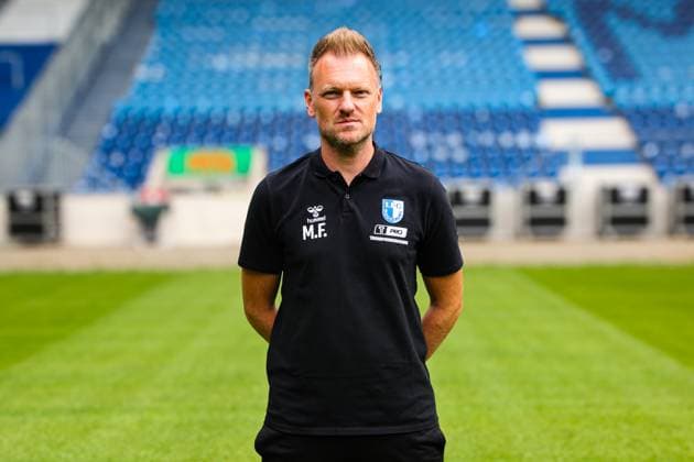 Cheftrainer Markus Fiedler, 1. FC Magdeburg - 2. Fussball Bundesliga Porträttermin 2. BL 2025 2026 offizieller Fototermin 1. FC Magdeburg in der Avnet Arena in Magdeburg - Porträt, Portrait, Einzelbild, Deutschland, Fussball, Maenner, GER, 16.07.2025