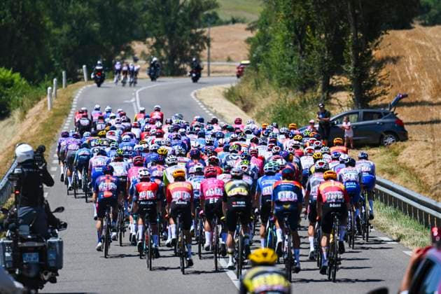 Tour de France 2025 Stage 12 HAUTACAM, FRANCE - JULY 17 : Illustration picture of the peloton during stage 12 of the 112th edition of Tour de France an UCI World Tour 2.UWT cycling road race stage for Men Elite of 181 km with start in Auch and finish in Hautacam on July 17, 2025 in Hautacam, France, 17 07 2025 ( Motordriver Kenny Verfaillie - Hautacam France  Copyright: xVincentxKalutx