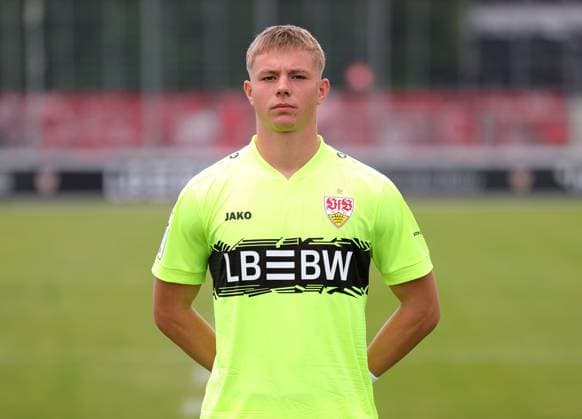 17.07.2025, Florian Hellstern; VfB Stuttgart II; 3.Liga, Porträttermin 2025 2026,