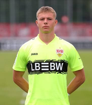 17.07.2025, Florian Hellstern; VfB Stuttgart II; 3.Liga, Porträttermin 2025 2026,