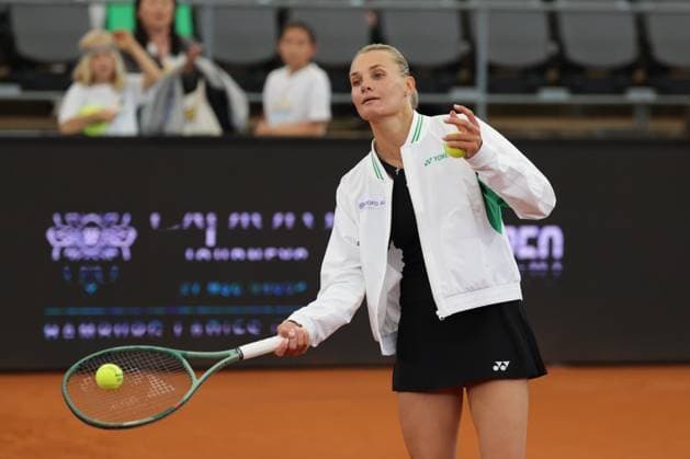 GER, Hamburg, xFSx, ATP250 Frauen-Tennistunier , MSC Hamburg Ladies Open 2025 , Achtelfinale ,17.07.2025 v.l. Dayana Yastremska (UKR) spielt den Ball an die Fans Copyright: HMBxMedia FernandoxSoares