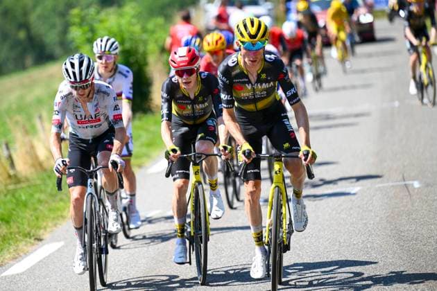 Tour de France 2025 Stage 12 HAUTACAM, FRANCE - JULY 17 : Vingegaard Jonas (DEN) of Team Visma - Lease a Bike, Pogacar Tadej (SLO) of UAE Team Emirates - XRG in action during stage 12 of the 112th edition of Tour de France an UCI World Tour 2.UWT cycling road race stage for Men Elite of 181 km with start in Auch and finish in Hautacam on July 17, 2025 in Hautacam, France, 17 07 2025 ( Motordriver Kenny Verfaillie - Hautacam France  Copyright: xVincentxKalutx
