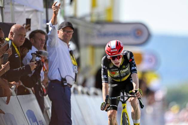 Tour de France 2025 Stage 12 HAUTACAM, FRANCE - JULY 17 : Vingegaard Jonas (DEN) of Team Visma - Lease a Bike at the finish line during stage 12 of the 112th edition of Tour de France an UCI World Tour 2.UWT cycling road race stage for Men Elite of 181 km with start in Auch and finish in Hautacam on July 17, 2025 in Hautacam, France, 17 07 2025 ( Motordriver Kenny Verfaillie - Hautacam France  Copyright: xJanxDexMeuleneirx