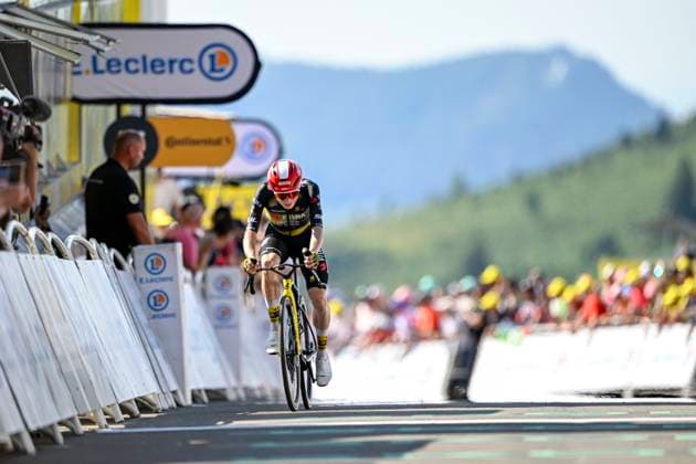 Tour de France 2025 Stage 12 HAUTACAM, FRANCE - JULY 17 : Vingegaard Jonas (DEN) of Team Visma - Lease a Bike at the finish line during stage 12 of the 112th edition of Tour de France an UCI World Tour 2.UWT cycling road race stage for Men Elite of 181 km with start in Auch and finish in Hautacam on July 17, 2025 in Hautacam, France, 17 07 2025 ( Motordriver Kenny Verfaillie - Hautacam France  Copyright: xJanxDexMeuleneirx