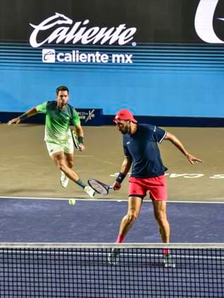 LOS CABOS TENNIS OPEN 2025 LOS CABOS TENNIS OPEN 2025 KRAJICEK GONZALEZ VS WINEGAR CERETTANI 16072025 LOS CABOS, BAJA CALIFORNIA, MEXICO. Photo of Austin Krajicek of the USA and Santiago Gonzalez of Mexico, during doubles game of Los Cabos Tennis Open 2025 held at the Mextenis Stadium of the Cabo Sports Complex of Los Cabos, Baja California, Mexico. Foto Austin Krajicek de Estados Unidos y Santiago Gonzalez de Mexico, durante juego de dobles en Los Cabos Tennis Open 2025 celebrado en el Estadio Mextenis del Cabo Sports Complex de Los Cabos, Baja California, Mexico. PHOTO BY IMAGENSHOP AGENCIA FOTOGRAFICA LOS CABOS BAJA CALIFORNIA MEXICO Copyright: xIMAGENSHOPxAGENCIAxFOTOGRAFICAx