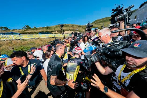 Tour de France 2025 Stage 12 HAUTACAM, FRANCE - JULY 17 : Vingegaard Jonas (DEN) of Team Visma - Lease a Bike after the race during stage 12 of the 112th edition of Tour de France an UCI World Tour 2.UWT cycling road race stage for Men Elite of 181 km with start in Auch and finish in Hautacam on July 17, 2025 in Hautacam, France, 17 07 2025 ( Motordriver Kenny Verfaillie - Hautacam France  Copyright: xLucaxBettinix