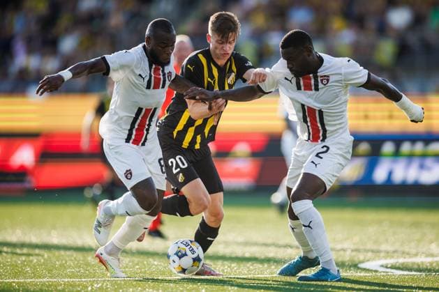 250717 Cedric Badolo and Patrick Nwadike of Spartak Trnava against Adrian Svanbäck of Häcken during the UEFA Europa League qualifier football match between Häcken and Spartak Trnava on July 17, 2025 in Göteborg. Photo: Michael Erichsen BILDBYRAN COP 89 MI0850 fotboll football soccer fotball uefa europa league europa league häcken spartak trnava bbeng bbauto Copyright: MICHAELxERICHSEN BB250717MI021