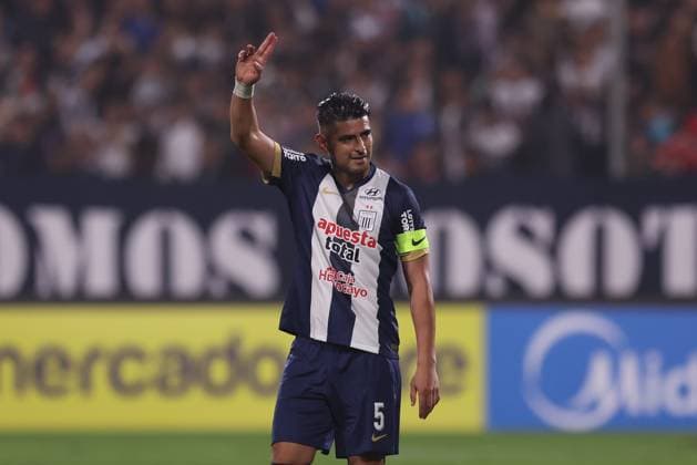 PER: Alianza Lima v Gremio Portoalegre. CONMEBOL Copa Sudamericada, Play-off. Carlos Zambrano of Alianza Lima celebrates goal during the CONMEBOL Copa Sudamericana, Play-off match between Alianza Lima and Gremio Foot-ball Porto Alegrense played at Alejandro Villanueva Melcochita stadium on July 17, 2025 in Lima, Peru. Copyright: xMiguelxMarruffox xPRESSINx MM_250717_ALI-GRE_061
