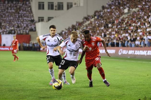 Fußball, EL-Quali, FC Aqtöbe - Legia Warschau AKTOBE 17.07.2025 REWANZOWY MECZ I RUNDA ELIMINACYJNA LIGA EUROPY SEZON 2025 26: FK AKTOBE - LEGIA WARSZAWA --- UEFA EUROPA LEAGUE FIRST QUALIFYING ROUND SECOND MATCH: FC AKTOBE - LEGIA WARSAW BARTOSZ KAPUSTKA PATRYK KUN JAYRO JEAN FOT. PIOTR KUCZA FOTOPYK NEWSPIX.PL --- newspix.pl POLAND OUT! 