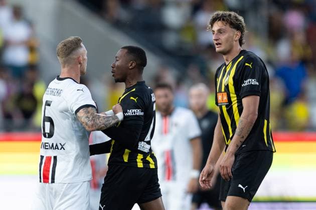 250717 Roman Prochazka of Spartak Trnava and Silas Andersen and Sanders Ngabo of Häcken after the UEFA Europa League qualifier football match between Häcken and Spartak Trnava on July 17, 2025 in Göteborg. Photo: Michael Erichsen BILDBYRAN COP 89 MI0850 bbeng europa league football fotball fotboll häcken soccer spartak trnava uefa europa league Copyright: MICHAELxERICHSEN BB250717MI035