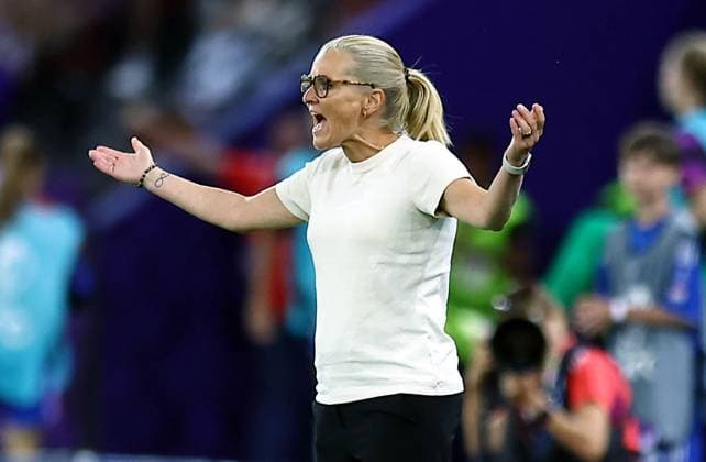 England Women manager Sarina Wiegman shows a look of frustration Sweden Women v England Women, UEFA European Women s Championship, Quarter Final, Football, Stadion Letzigrund, Zurich, Switzerland - 17 Jul 2025Zurich Stadion Letzigrund Switzerland EDITORIAL USE ONLY No use with unauthorised audio, video, data, fixture lists, club league logos or live services. Online in-match use limited to 120 images, no video emulation. No use in betting, games or single club league player publications.  Copyright: xMichaelxZemanek Shutterstockx 15403082bi