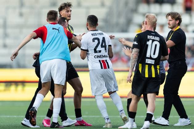 250717 Silas Andersen of Häcken and Kristian Kostrna of Spartak Trnava after the UEFA Europa League qualifier football match between Häcken and Spartak Trnava on July 17, 2025 in Göteborg. Photo: Michael Erichsen BILDBYRAN COP 89 MI0850 bbeng europa league football fotball fotboll häcken soccer spartak trnava uefa europa league Copyright: MICHAELxERICHSEN BB250717MI073