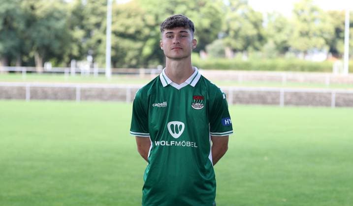 1. FC Schweinfurt 05, 3. Liga, Porträttermin 2025 2026 Lauris Bausenwein (1.FC Schweinfurt 05), Einzelbild, Portrait, Querformat Schweinfurt Sachs-Stadion Bayern Deutschland