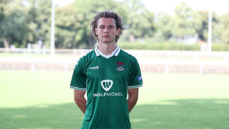 1. FC Schweinfurt 05, 3. Liga, Porträttermin 2025 2026 David Angleberger (1.FC Schweinfurt 05), Einzelbild, Portrait, Querformat Schweinfurt Sachs-Stadion Bayern Deutschland