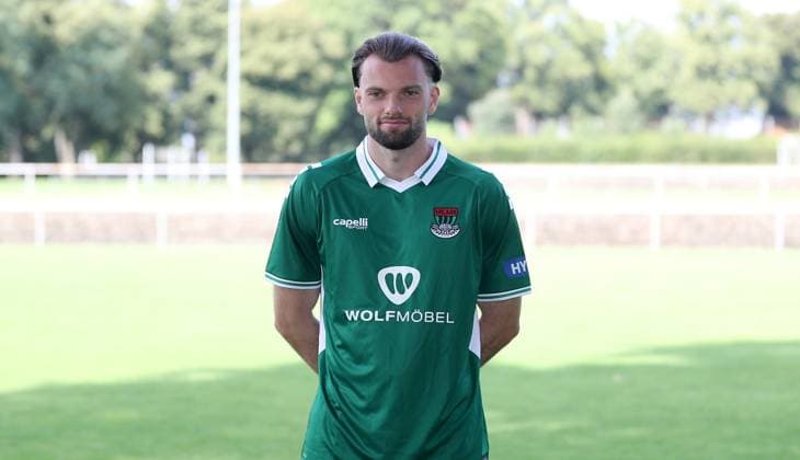 1. FC Schweinfurt 05, 3. Liga, Porträttermin 2025 2026 Manuel Wintzheimer (1.FC Schweinfurt 05), Einzelbild, Portrait, Querformat Schweinfurt Sachs-Stadion Bayern Deutschland