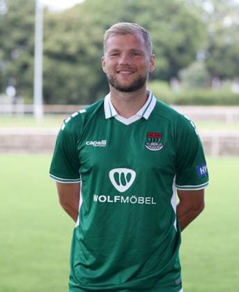 1. FC Schweinfurt 05, 3. Liga, Porträttermin 2025 2026 Johannes Geis (1.FC Schweinfurt 05), Einzelbild, Portrait, Hochformat Schweinfurt Sachs-Stadion Bayern Deutschland