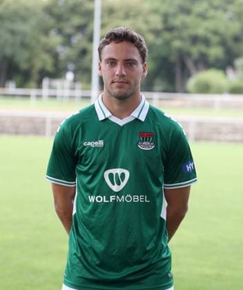 1. FC Schweinfurt 05, 3. Liga, Porträttermin 2025 2026 Tim Latteier (1.FC Schweinfurt 05), Einzelbild, Portrait, Hochformat Schweinfurt Sachs-Stadion Bayern Deutschland