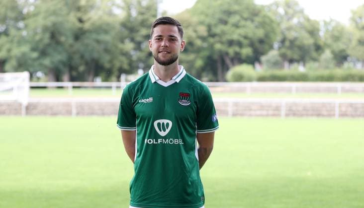 1. FC Schweinfurt 05, 3. Liga, Porträttermin 2025 2026 Erik Shuranov (1.FC Schweinfurt 05), Einzelbild, Portrait, Querformat Schweinfurt Sachs-Stadion Bayern Deutschland