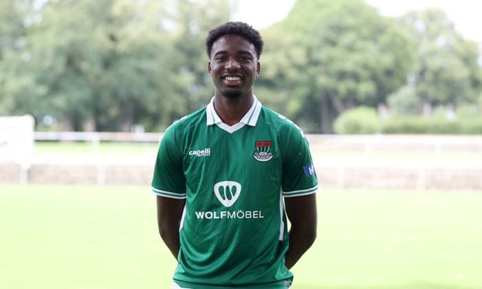 1. FC Schweinfurt 05, 3. Liga, Porträttermin 2025 2026 Uche Obiogumu (1.FC Schweinfurt 05), Einzelbild, Portrait, Querformat Schweinfurt Sachs-Stadion Bayern Deutschland