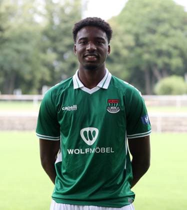 1. FC Schweinfurt 05, 3. Liga, Porträttermin 2025 2026 Uche Obiogumu (1.FC Schweinfurt 05), Einzelbild, Portrait, Hochformat Schweinfurt Sachs-Stadion Bayern Deutschland