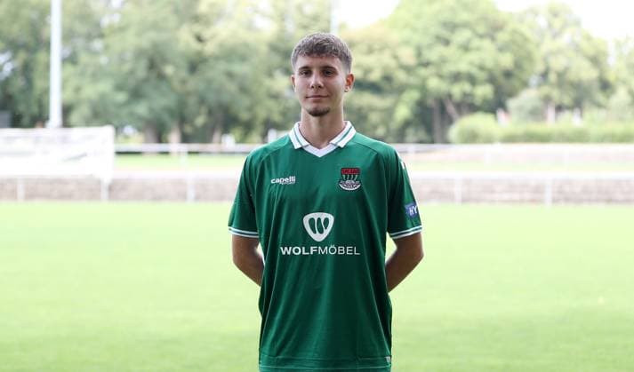 1. FC Schweinfurt 05, 3. Liga, Porträttermin 2025 2026 Altin Ibisi (1.FC Schweinfurt 05), Einzelbild, Portrait, Querformat Schweinfurt Sachs-Stadion Bayern Deutschland