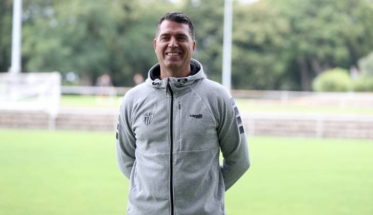 1. FC Schweinfurt 05, 3. Liga, Porträttermin 2025 2026 Mannschaftsarzt Dr. Matthias Blanke (1.FC Schweinfurt 05), Einzelbild, Portrait, Querformat Schweinfurt Sachs-Stadion Bayern Deutschland