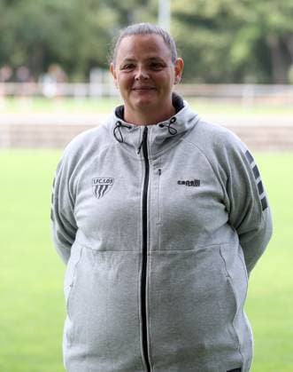 1. FC Schweinfurt 05, 3. Liga, Porträttermin 2025 2026 Mannschaftsbetreuerin Sandra Kühlinger (1.FC Schweinfurt 05), Einzelbild, Portrait, Hochformat Schweinfurt Sachs-Stadion Bayern Deutschland