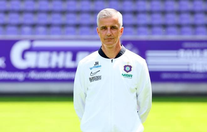 Teampraesentation Erz.Aue 3.Liga Trainer Jens Härtel Haertel, FC Erzgebirge Aue; 3.Liga, Porträttermin 2025 2026 , Aue, 17.07.2025, Erzgebirgsstadion, Fußball , Nur zur redaktionellen Nutzung. Only editorial use.