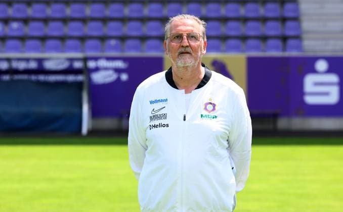 Teampraesentation Erz.Aue 3.Liga Teamarzt Peter Junghänel Junghaenel, FC Erzgebirge Aue; 3.Liga, Porträttermin 2025 2026 , Aue, 17.07.2025, Erzgebirgsstadion, Fußball , Nur zur redaktionellen Nutzung. Only editorial use.