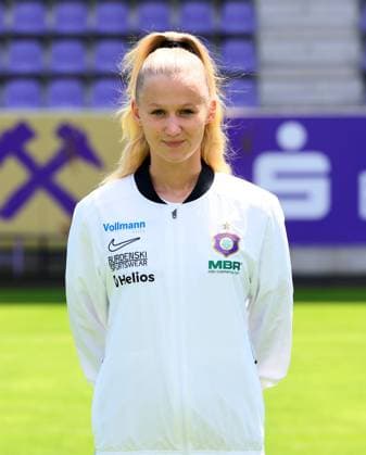 Teampraesentation Erz.Aue 3.Liga Physiotherapeutin Lisa Wiedner, FC Erzgebirge Aue; 3.Liga, Porträttermin 2025 2026 , Aue, 17.07.2025, Erzgebirgsstadion, Fußball , Nur zur redaktionellen Nutzung. Only editorial use.